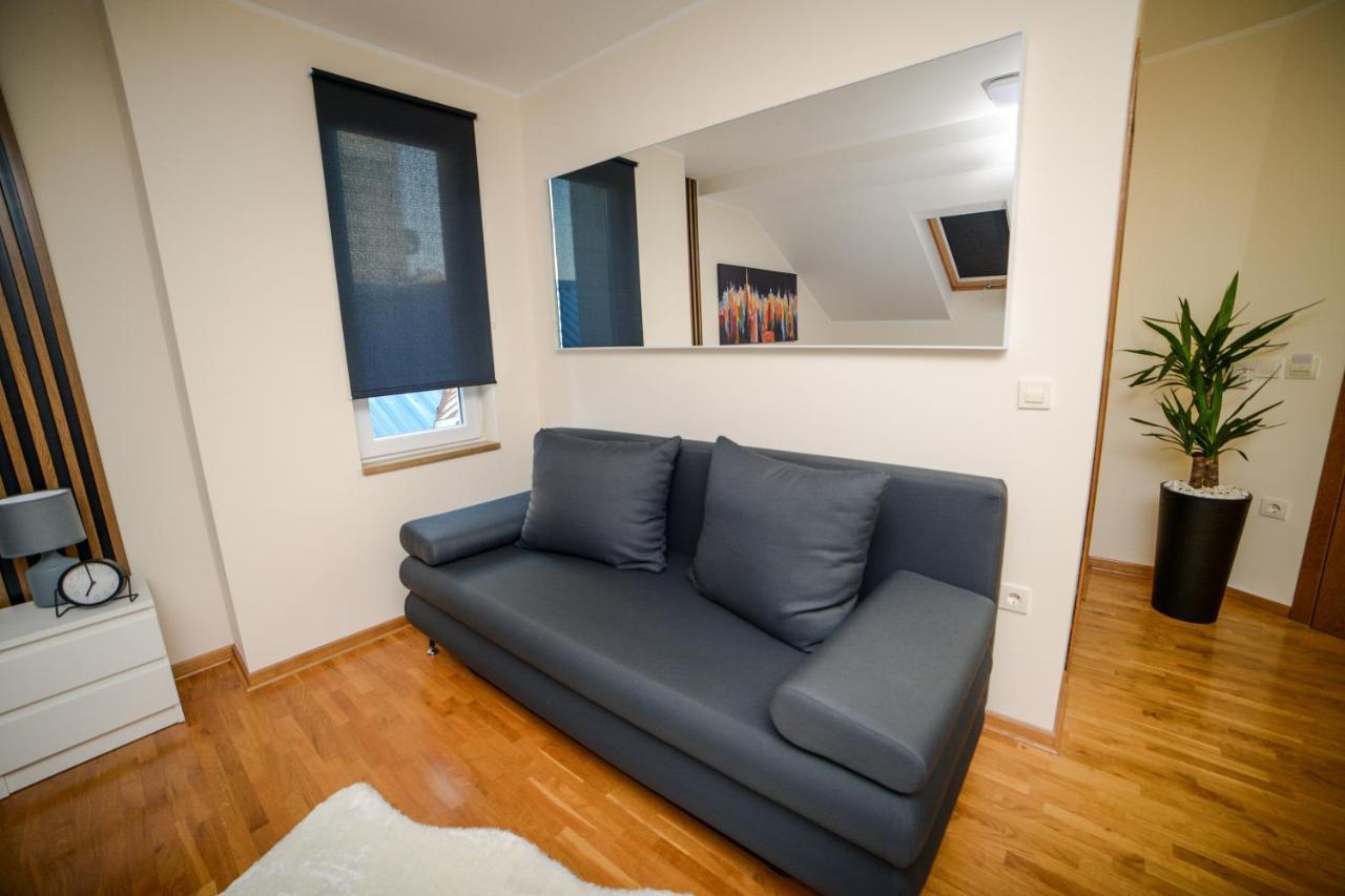 Mini Hotel Riverlux Apartments 바치카 팔란카 외부 사진