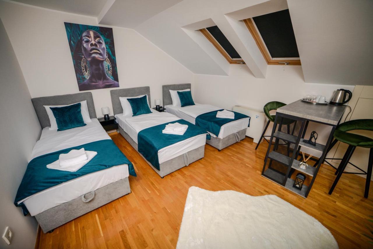 Mini Hotel Riverlux Apartments 바치카 팔란카 외부 사진