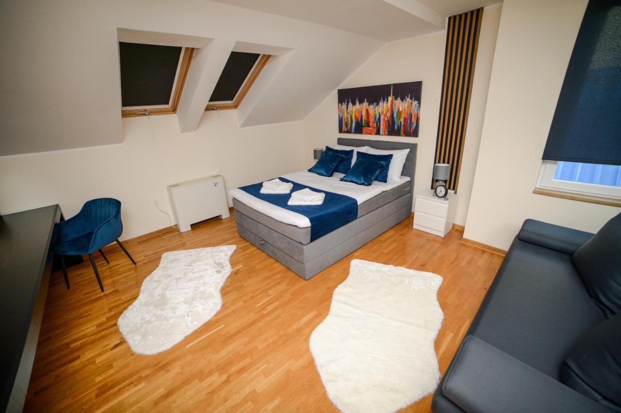 Mini Hotel Riverlux Apartments 바치카 팔란카 외부 사진