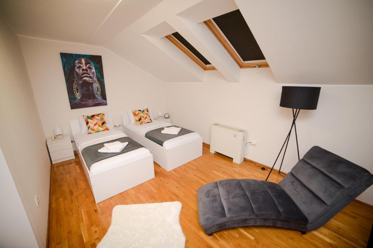 Mini Hotel Riverlux Apartments 바치카 팔란카 외부 사진