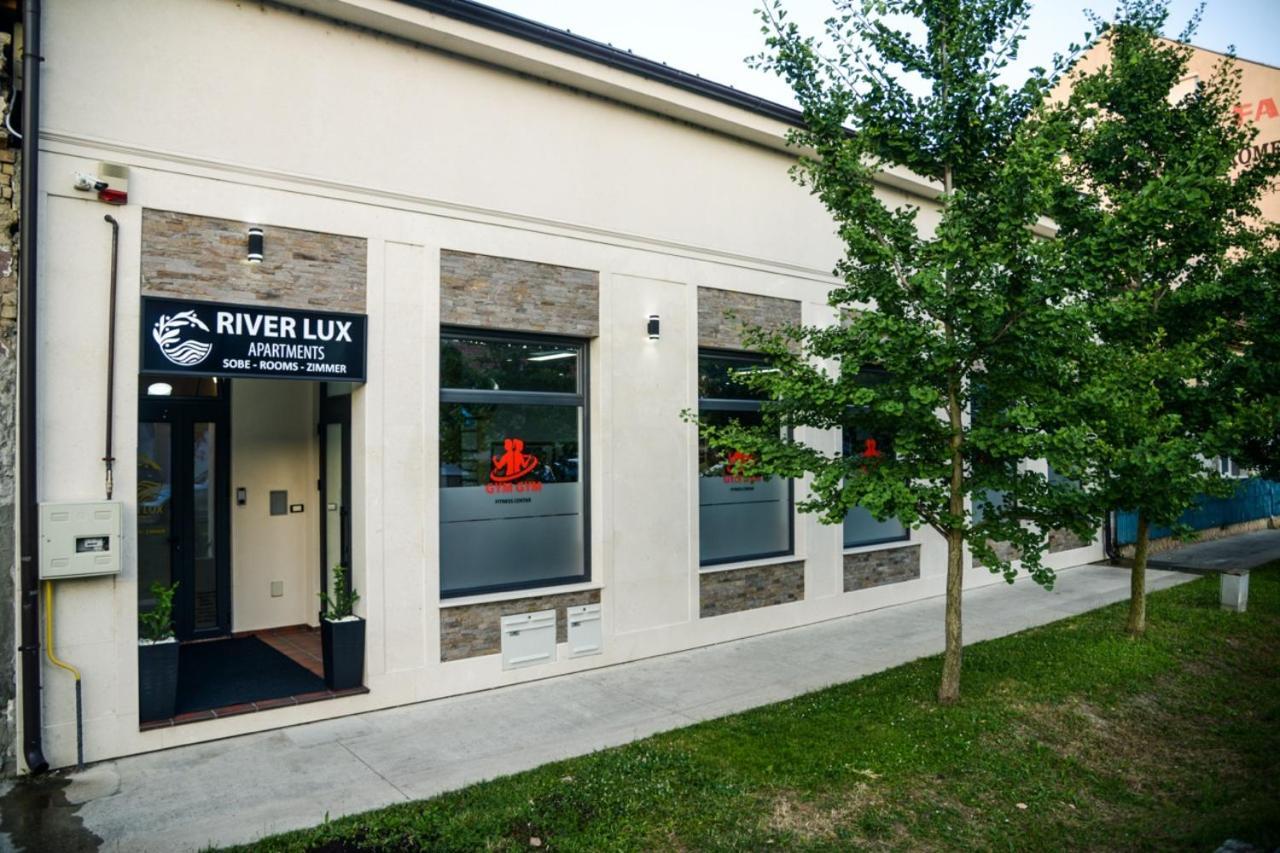 Mini Hotel Riverlux Apartments 바치카 팔란카 외부 사진