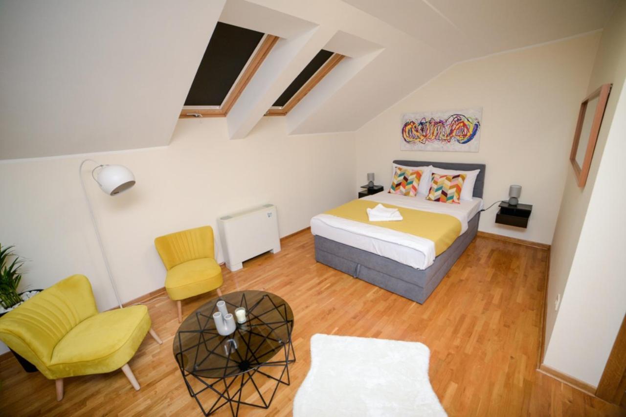 Mini Hotel Riverlux Apartments 바치카 팔란카 외부 사진