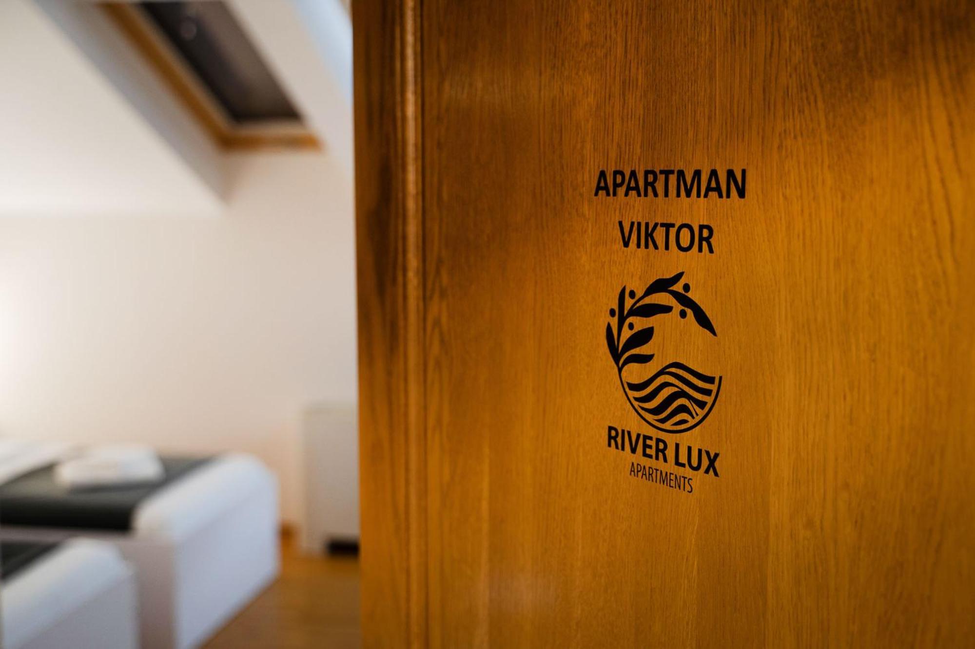 Mini Hotel Riverlux Apartments 바치카 팔란카 외부 사진