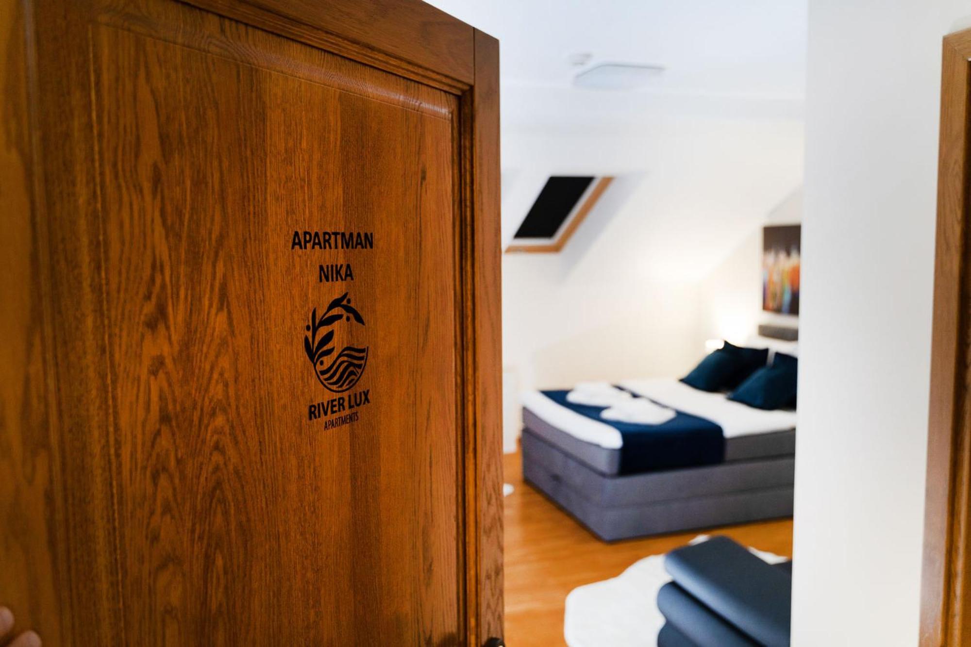 Mini Hotel Riverlux Apartments 바치카 팔란카 외부 사진