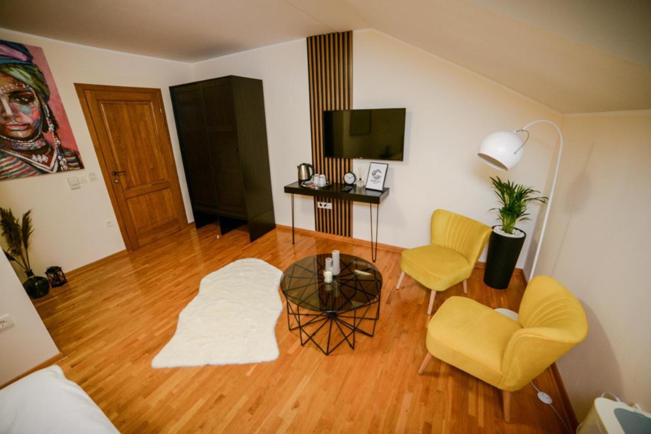 Mini Hotel Riverlux Apartments 바치카 팔란카 외부 사진