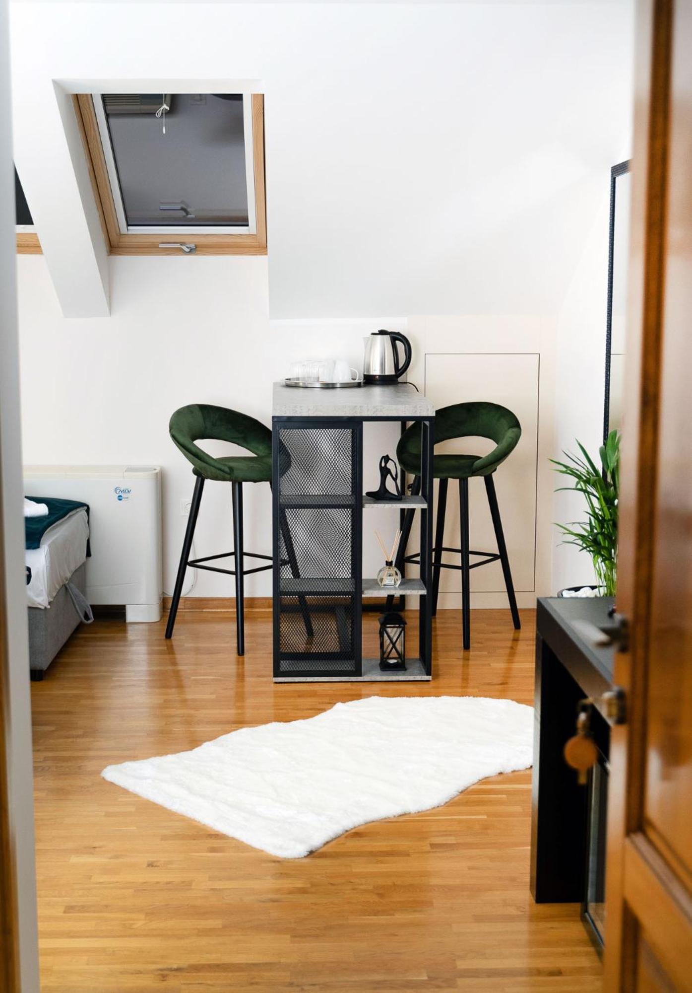 Mini Hotel Riverlux Apartments 바치카 팔란카 외부 사진