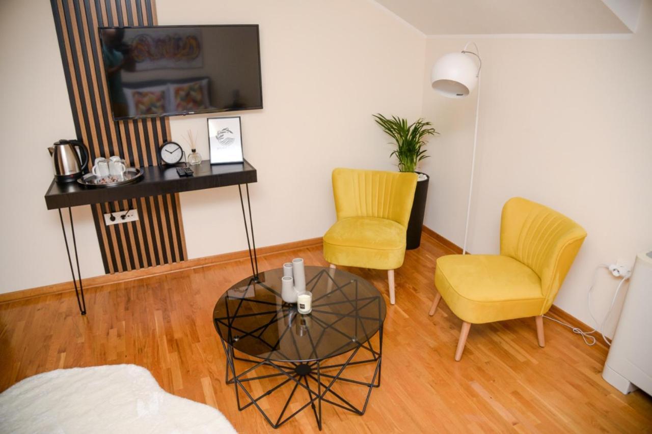 Mini Hotel Riverlux Apartments 바치카 팔란카 외부 사진