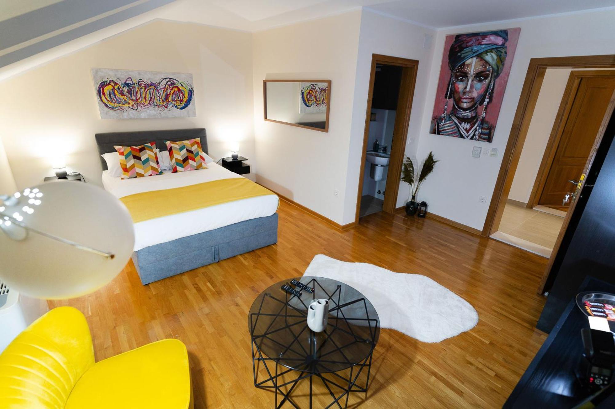 Mini Hotel Riverlux Apartments 바치카 팔란카 외부 사진