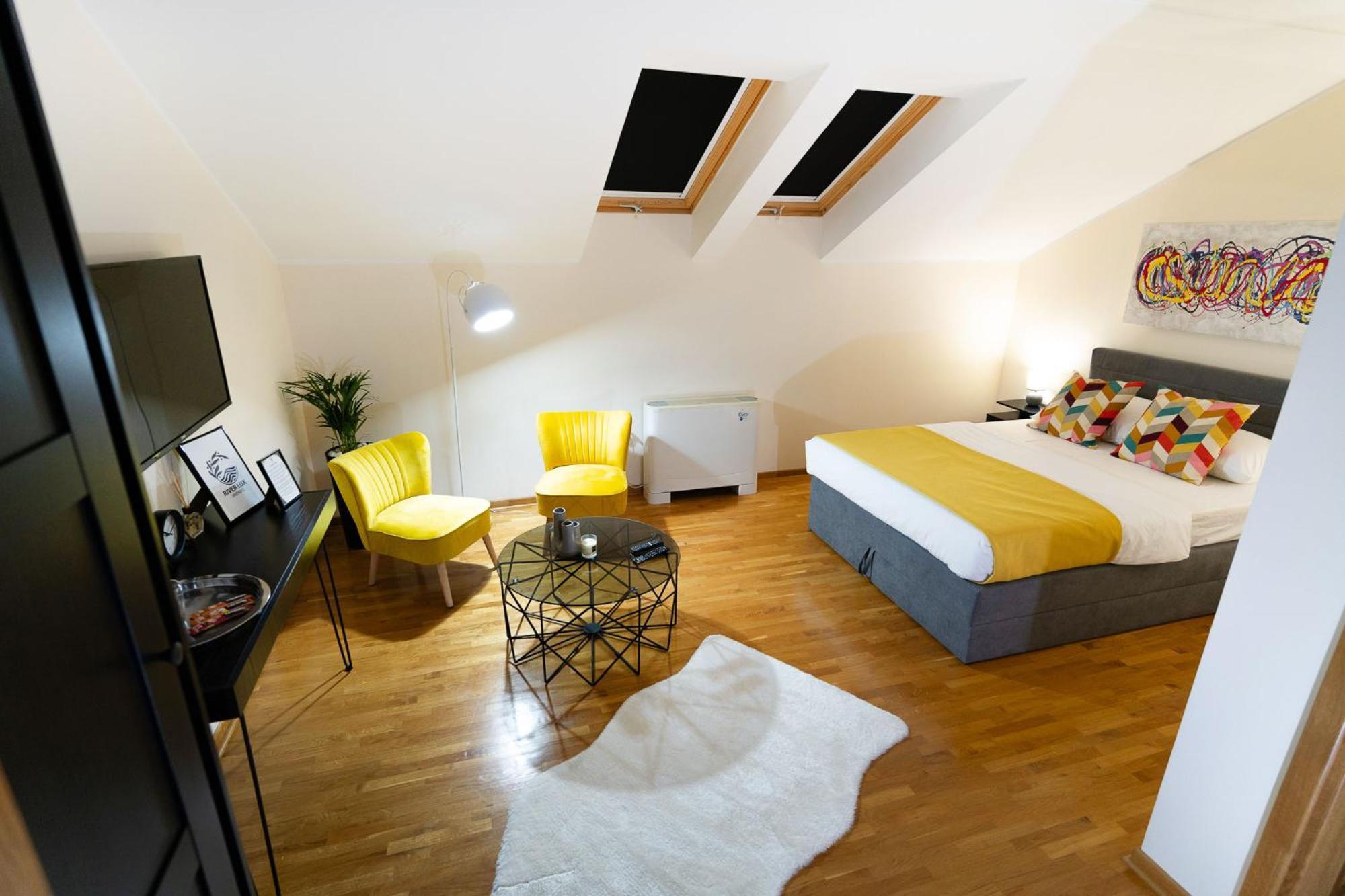 Mini Hotel Riverlux Apartments 바치카 팔란카 외부 사진